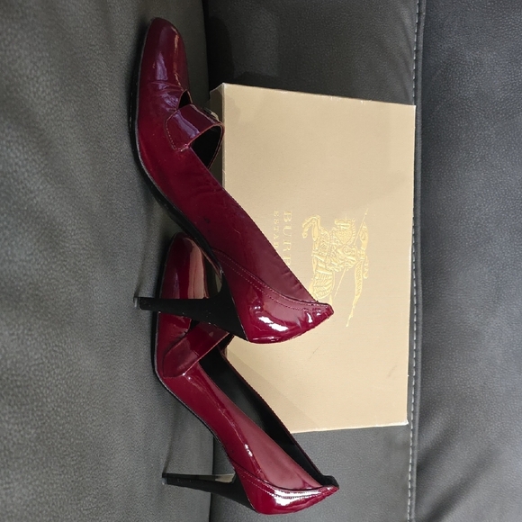 Burberry Women's Burgundy Patent Leather Heels - Picture 6 of 16